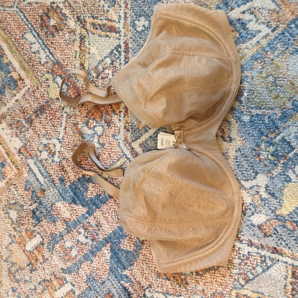 Chantelle Intimates & Sleepwear Chantelle 34dd Nude Bra Poshmark